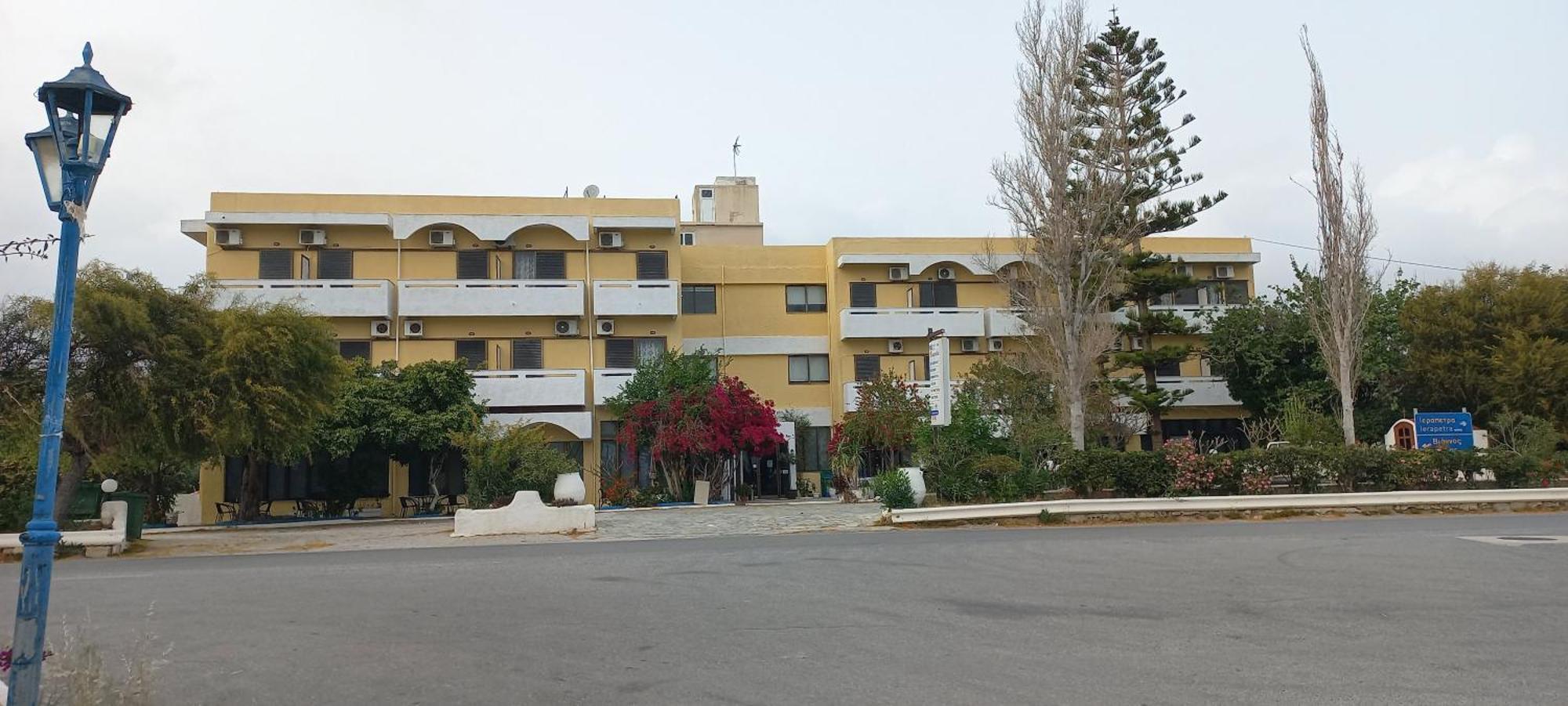 Esperides Hotel Ierápetra Exteriör bild